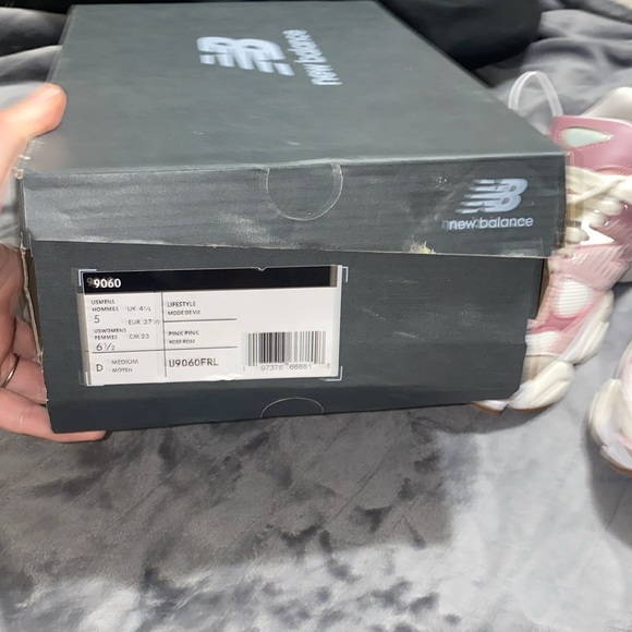 🍒NWT Viral Sold out Rose Pink New Balance 9060 running shoes! - Picture 8 of 10